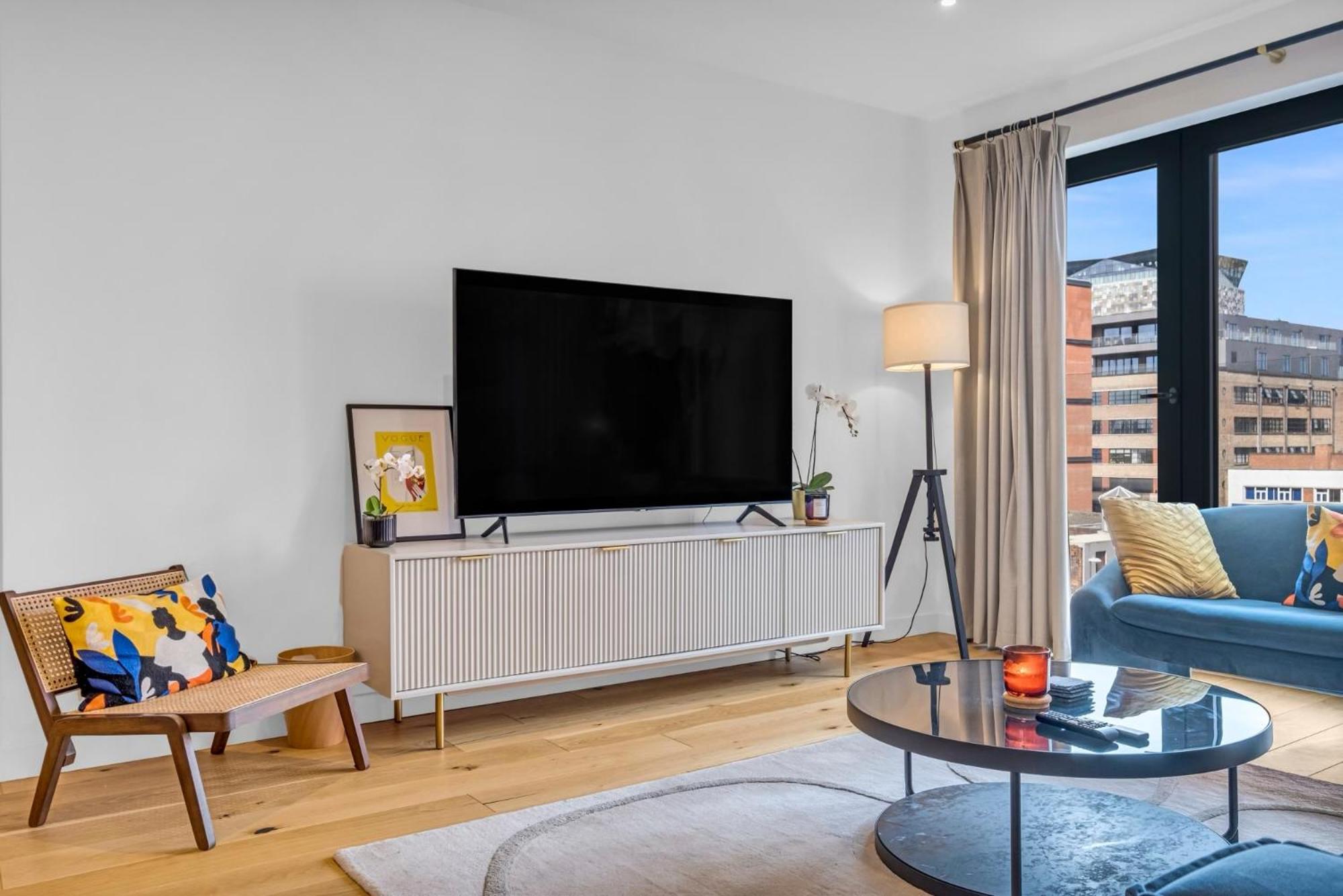 Luxurious & Glamorous Centrally Located 2 Bedroom 2 Bathroom Apartment - Central Birmingham - Secure Parking - Netflix Exterior foto